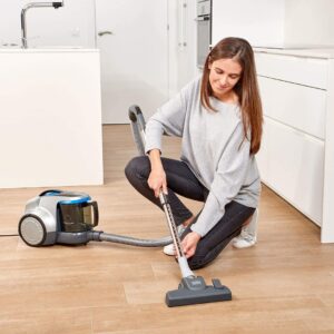 Aspirateur à cordon Black+Decker BXVML700E